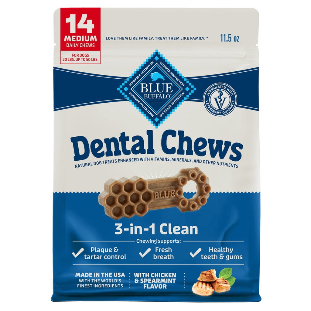 Blue Buffalo Medium Dental Chews, Daily Dental Care Dog Treats, Chicken & Spearmint (14 Count)